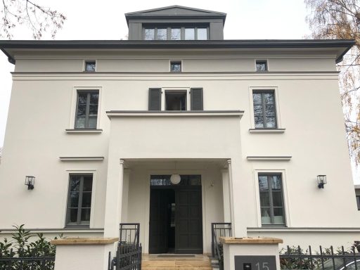 Sanierte Altbau-Fassade mit mineralischem Putz